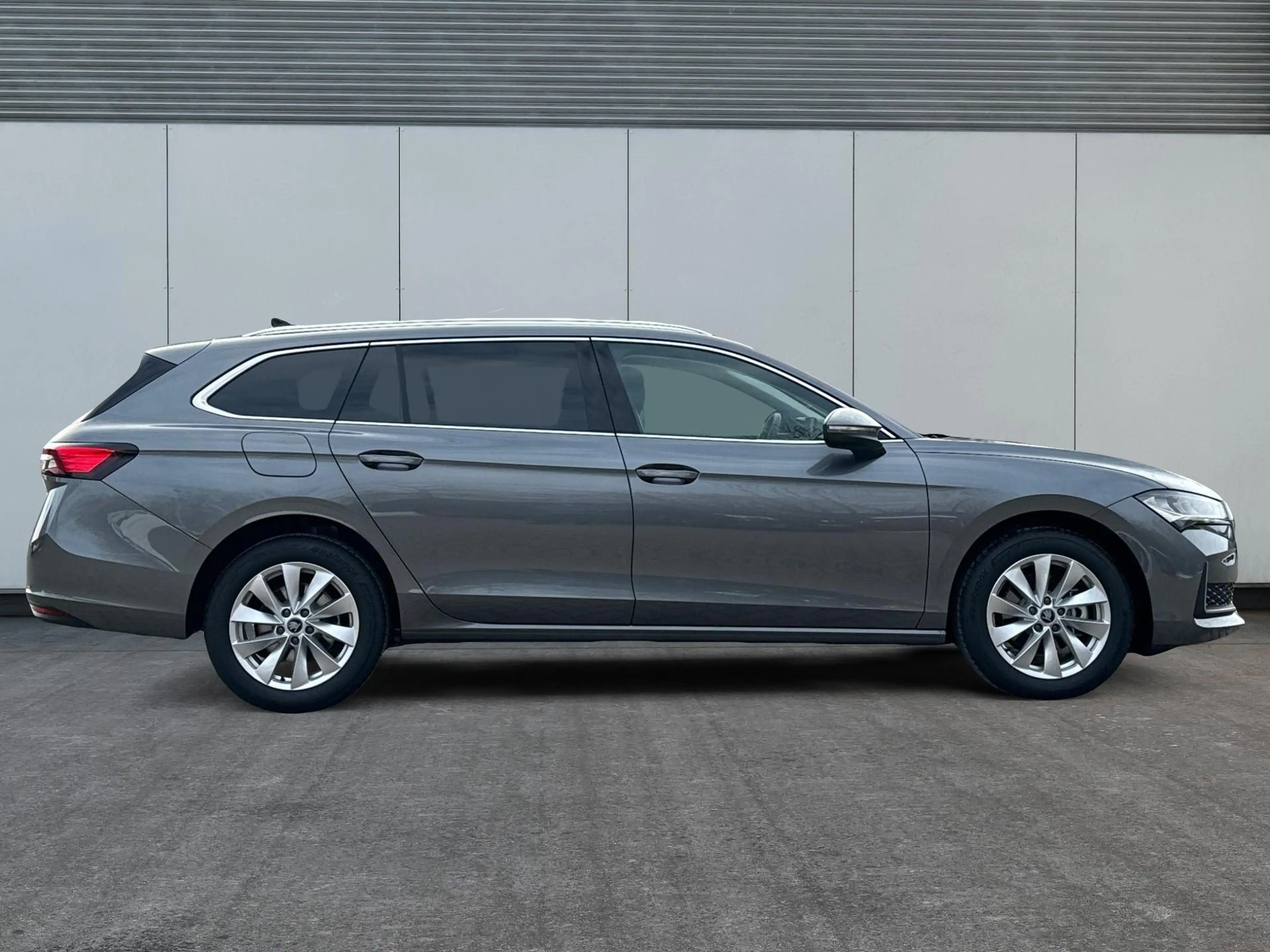 Skoda Superb Combi Selection AHK+NAVI+EL.HECKKL.+SHZ+KAMERA+... — photo 5