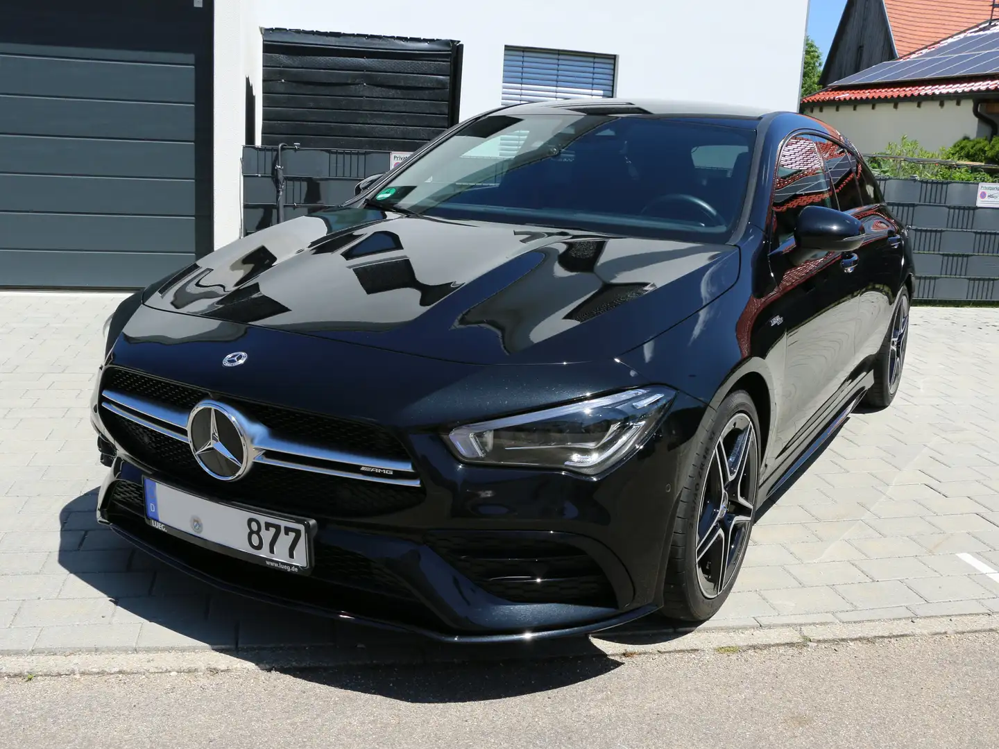 Mercedes-Benz CLA 35 AMG AMG CLA 35 4Matic Shooting B AMG Speedshift 7G-DCT Schwarz - 1