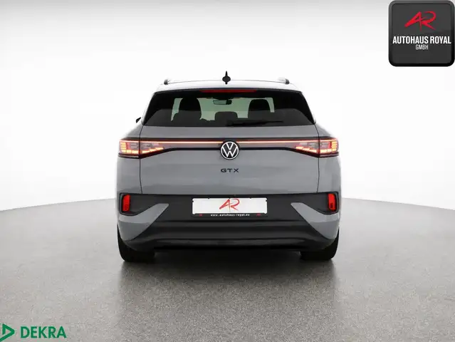 Volkswagen ID.4 view 4