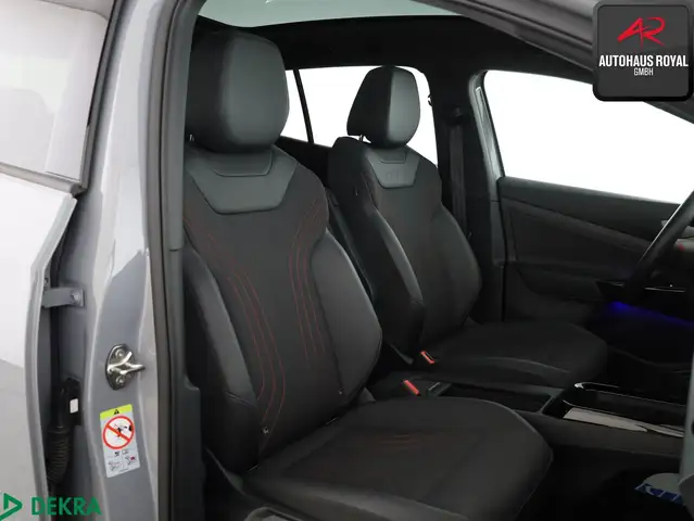 Volkswagen ID.4 view 11