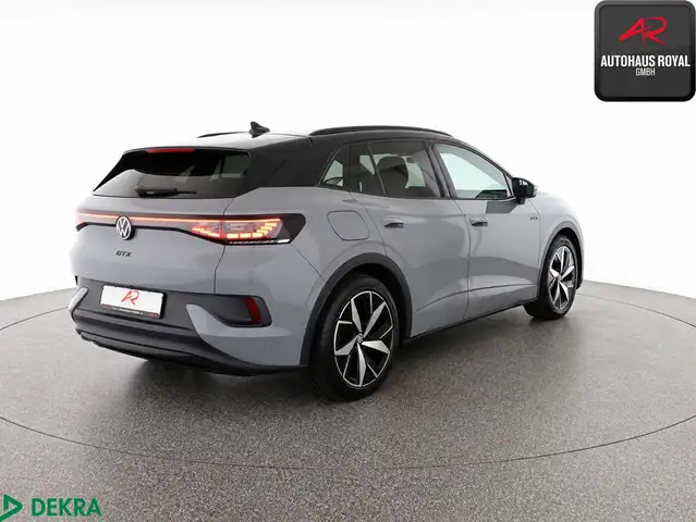 Volkswagen ID.4 view 5