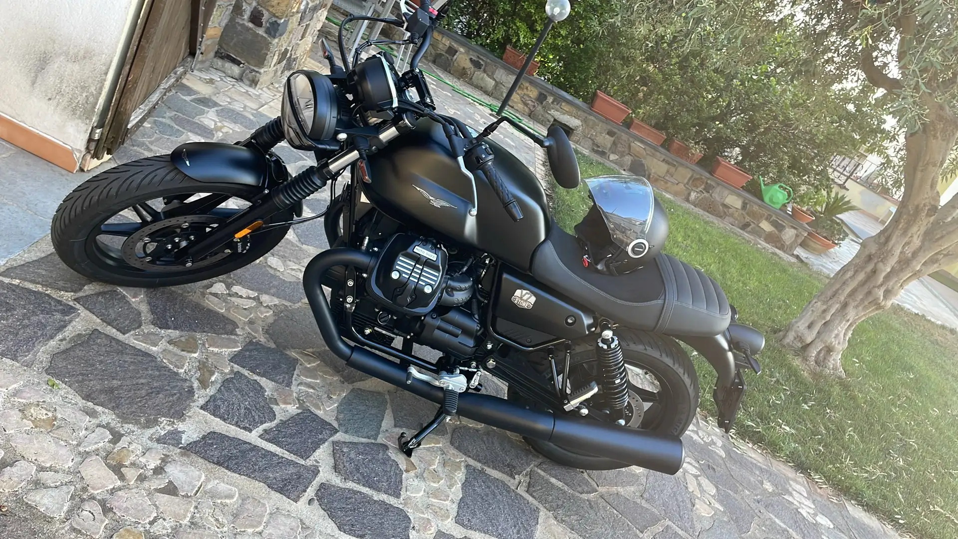 Moto Guzzi V 7 v7 stone - 1