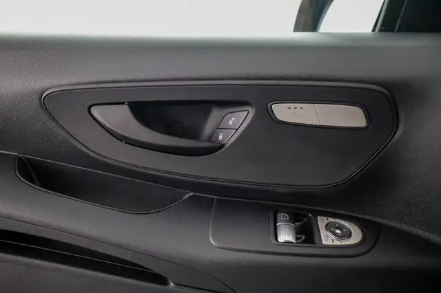 Mercedes-Benz Vito 116 CDI 4x4 Kasten Lang Aut., AHK 2,5t Navi Ansicht 13