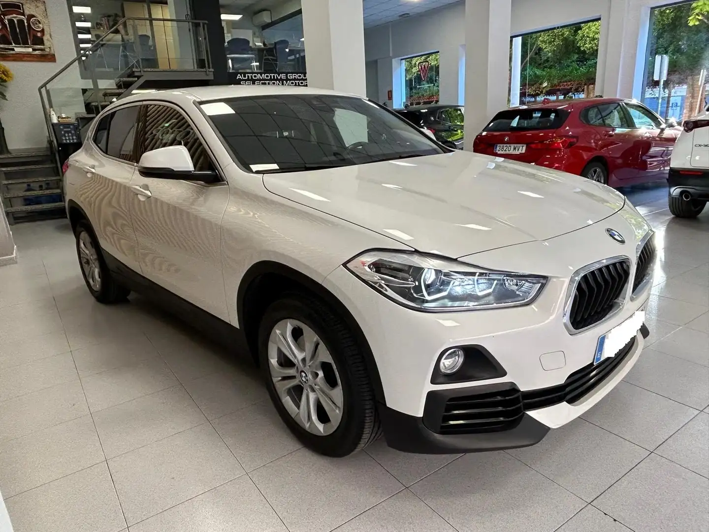 BMW X2 sDrive 18iA Weiß - 1