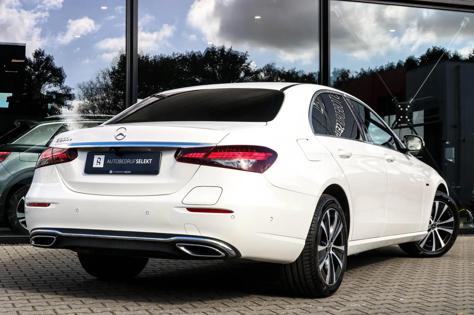 Mercedes-Benz E 300 e SEDAN - WIDESCREEN - CARPLAY - DAB+ - VIRTUAL CO Blanc - 2