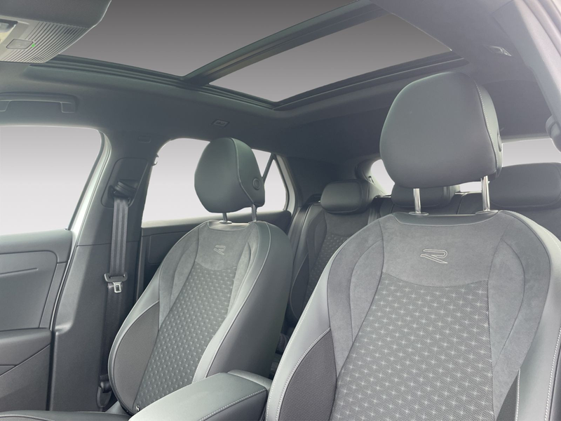 Volkswagen T-Roc R-Line 1.5 eTSI DSG IQ.DRIVE+HEADUP+PANO — photo 9