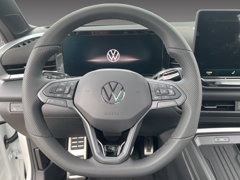 Volkswagen T-Roc R-Line 1.5 eTSI DSG IQ.DRIVE+HEADUP+PANO — photo 11