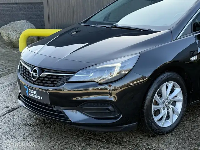Opel Astra view 6