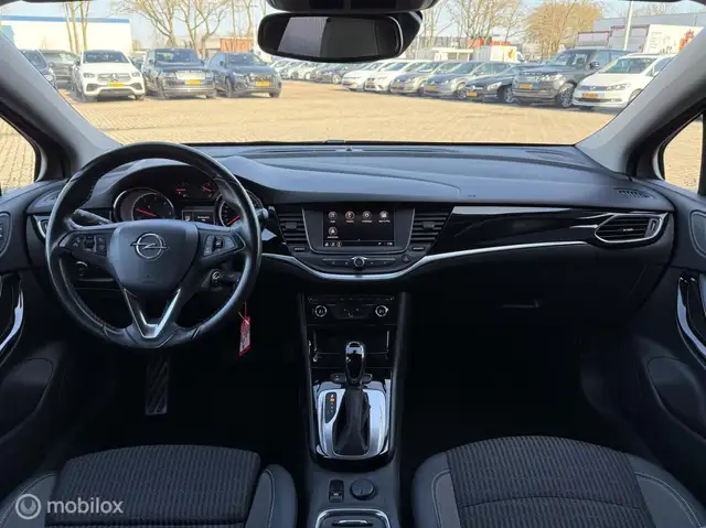 Opel Astra view 2