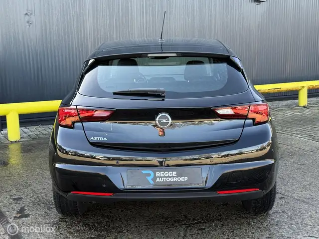 Opel Astra view 8