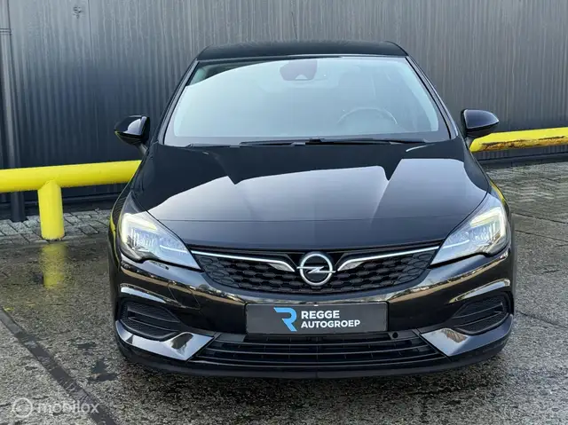 Opel Astra view 5
