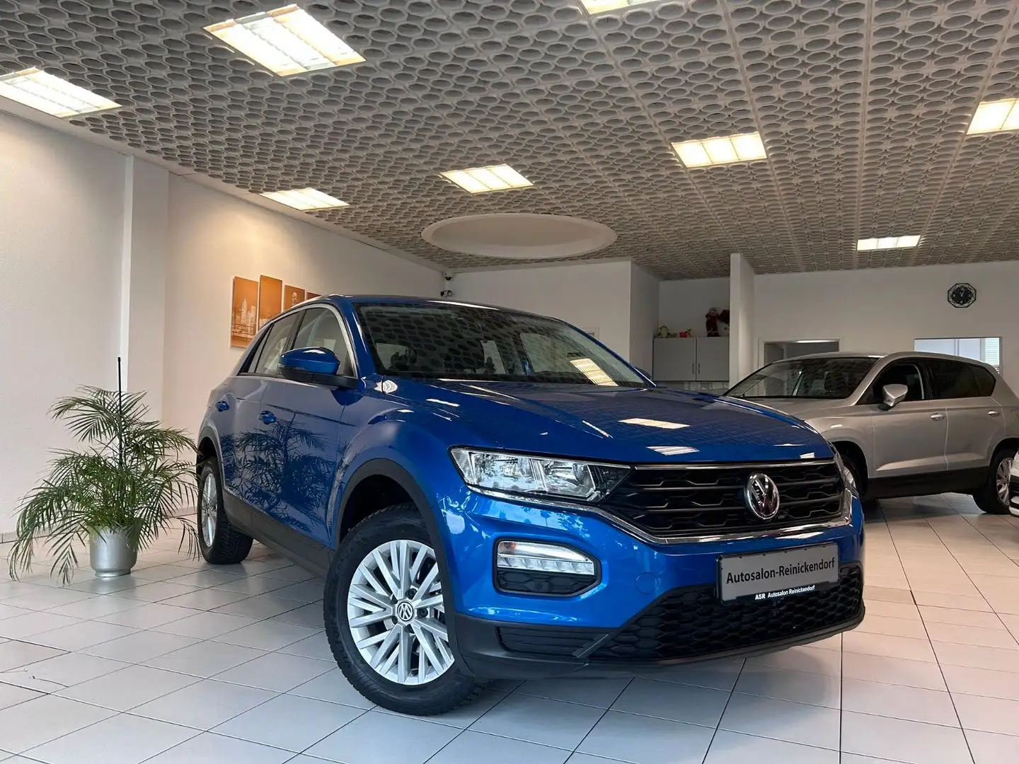 Volkswagen T-Roc 1.0 TSI Basis*AHK*SHZ*Klima*PDC* Blauw - 1