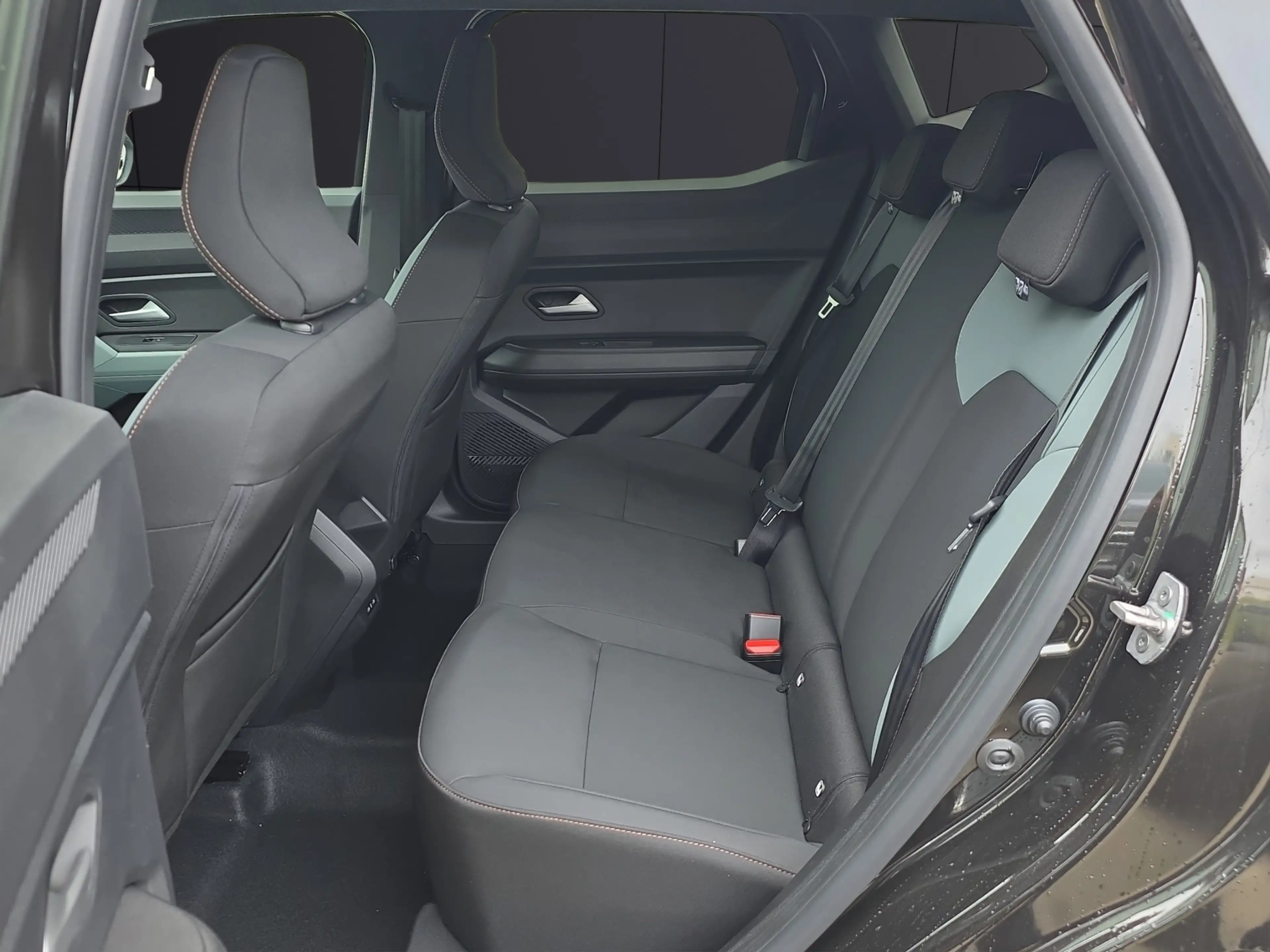 Dacia Duster Extreme hybrid 155 Navi Rückfahrkamera Sitzheizung — photo 9