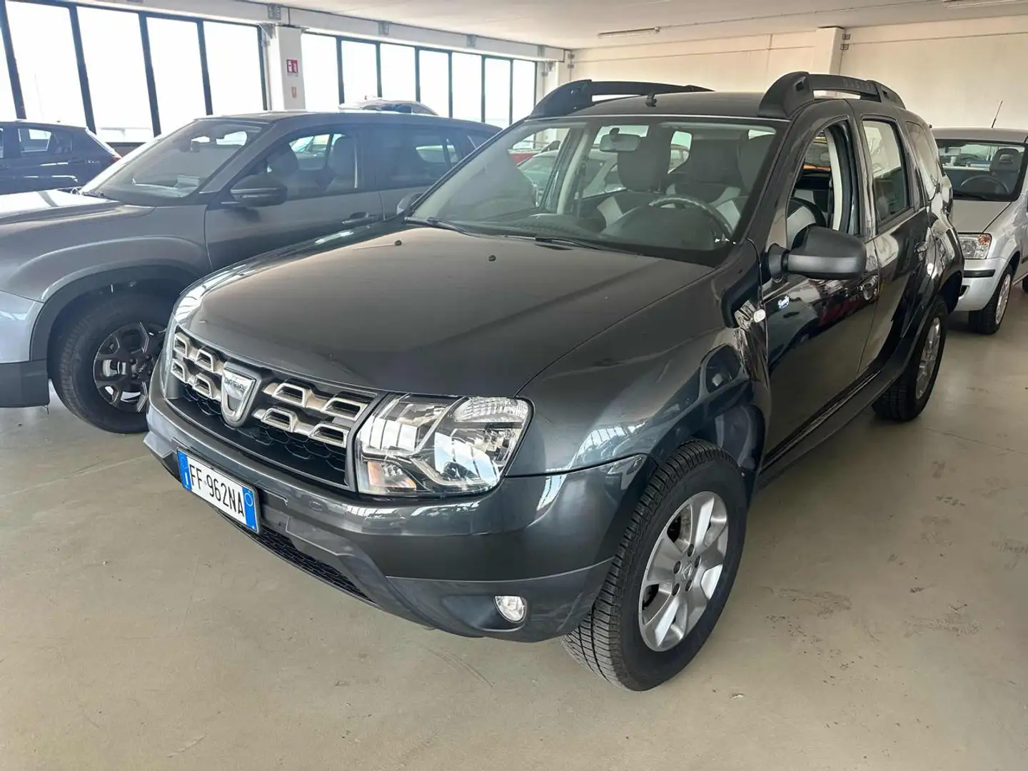 Dacia Duster 1.5 dCi 110CV Start&Stop 4x2 Lauréate Family N1 Grigio - 1