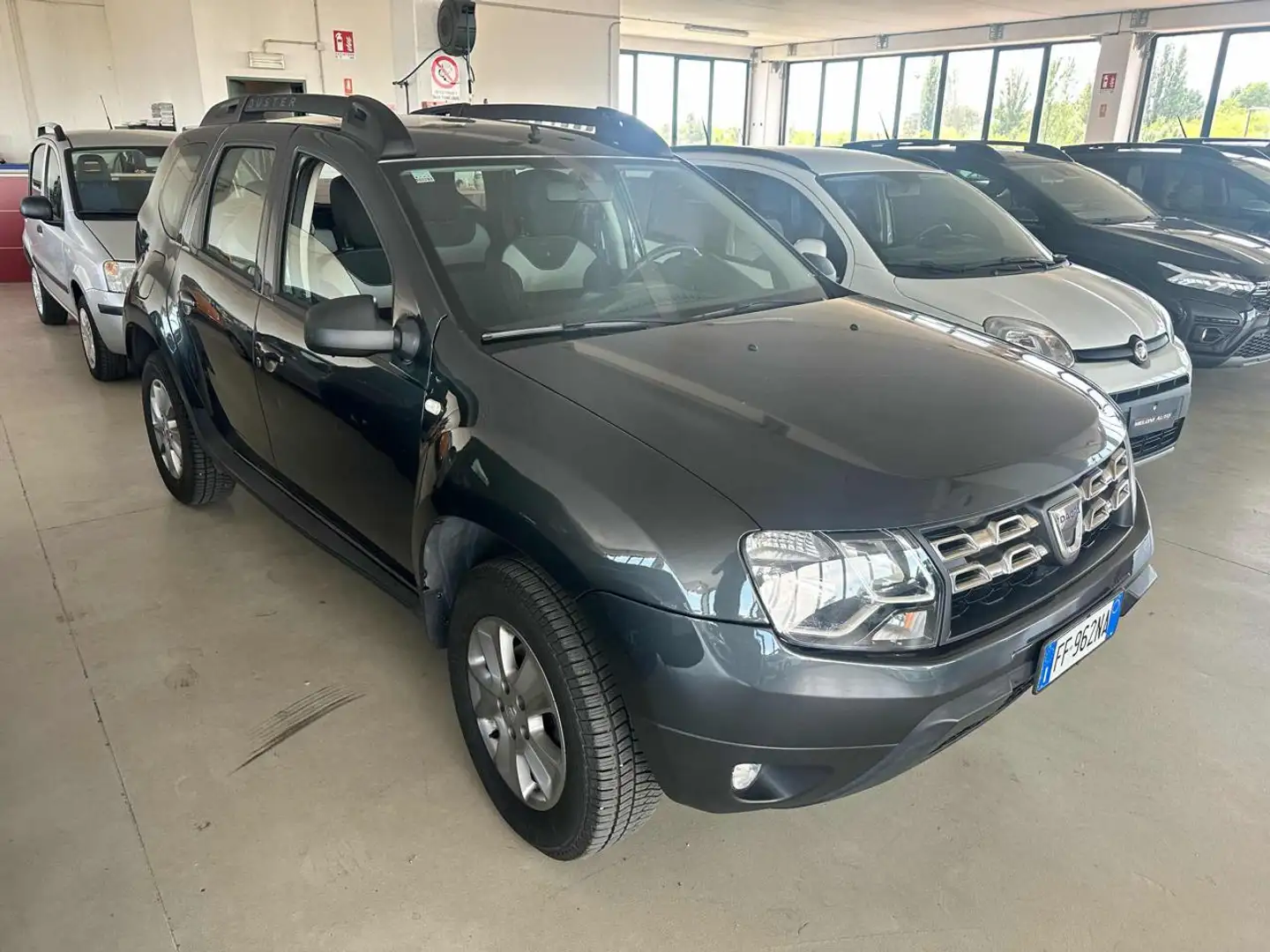 Dacia Duster 1.5 dCi 110CV Start&Stop 4x2 Lauréate Family N1 Grigio - 2