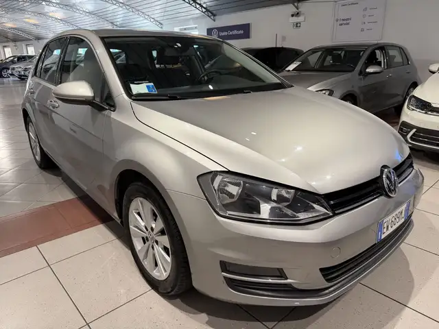Volkswagen Golf view 6