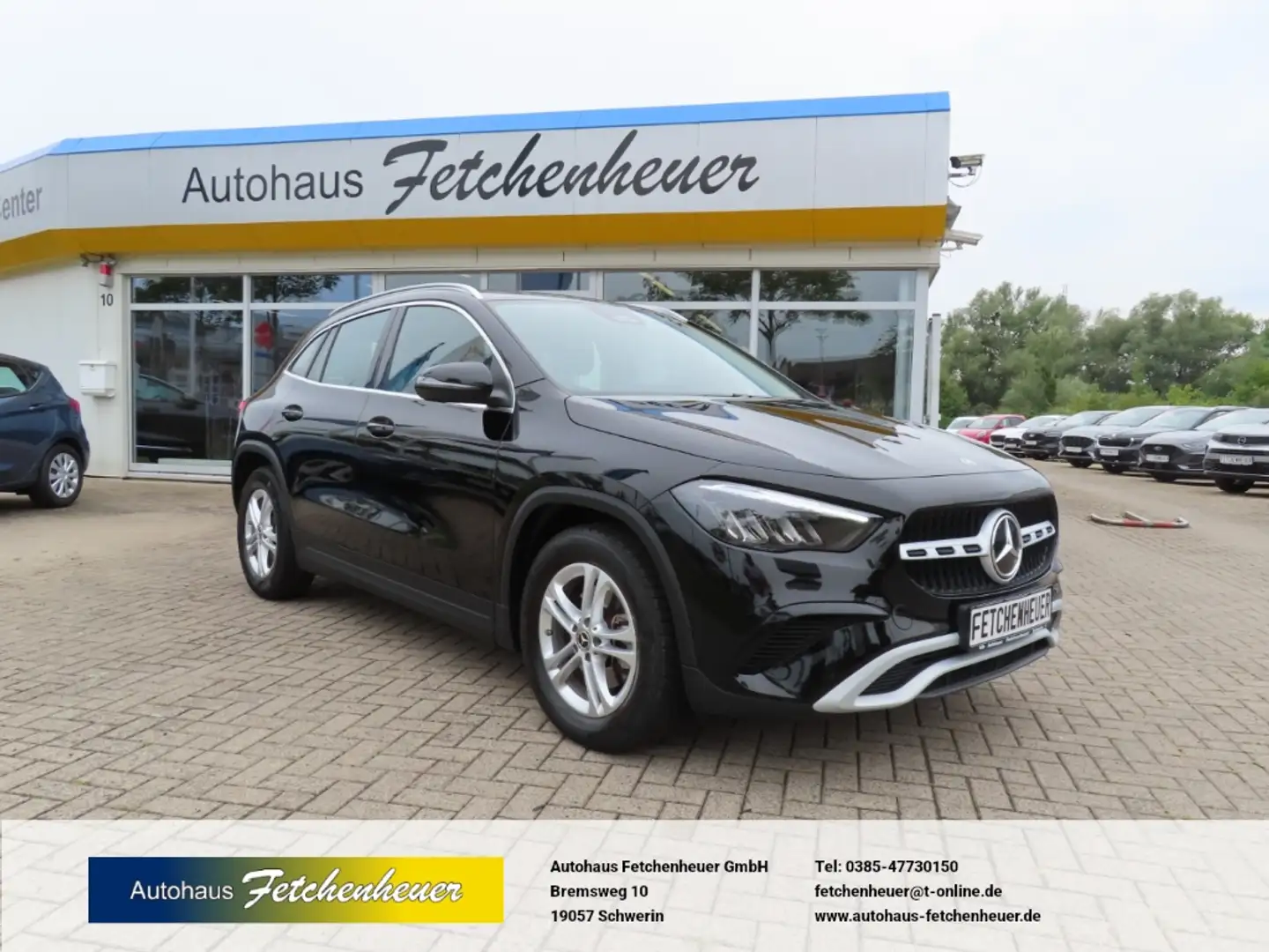 Mercedes-Benz GLA 180 7G-Aut. m. NAVI+LED+RFK+SHZ+TEMP+ALU Schwarz - 1