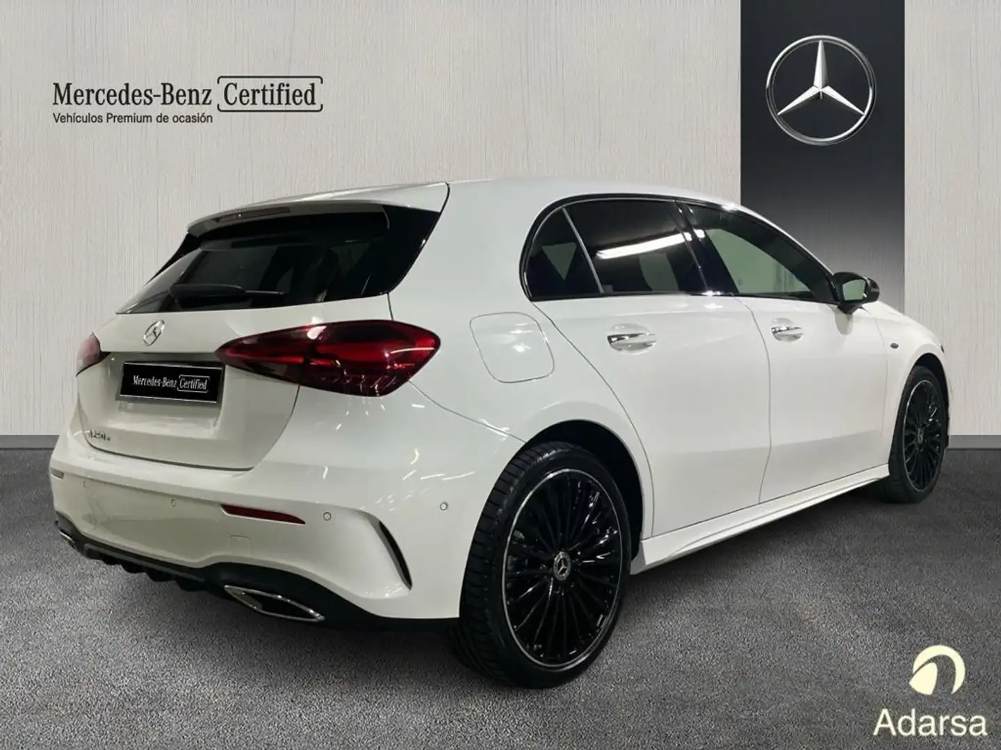 Mercedes-Benz A 250 e AMG Line - 2