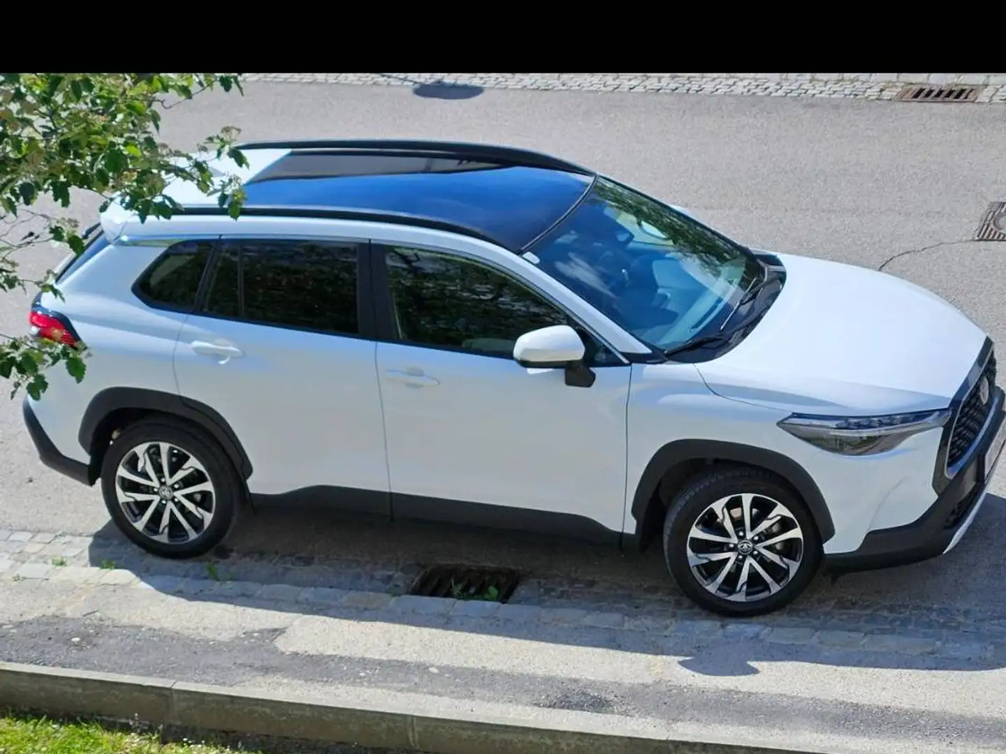 Toyota Corolla Cross Corolla Cross 2,0 Hybrid Lounge 2WD Lounge Weiß - 1