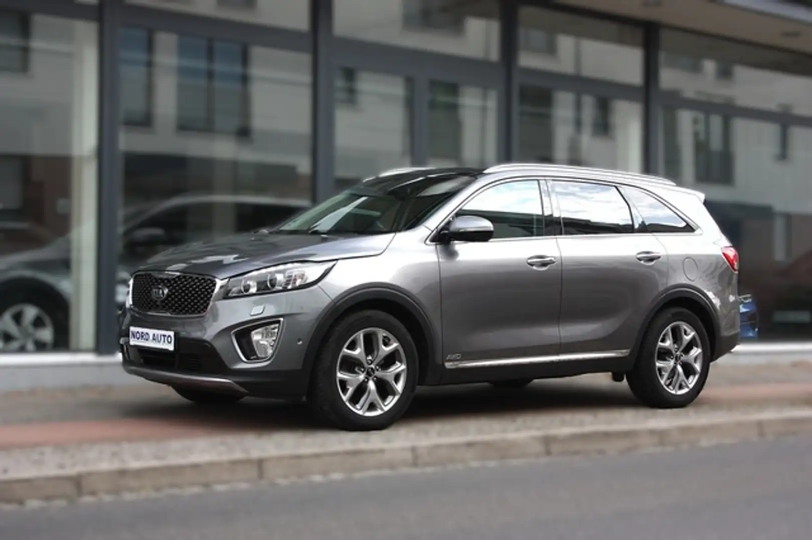 Kia Sorento 2.2 PLATINUM 4x4 Leder/Navi/Kam/Pano Gris - 2