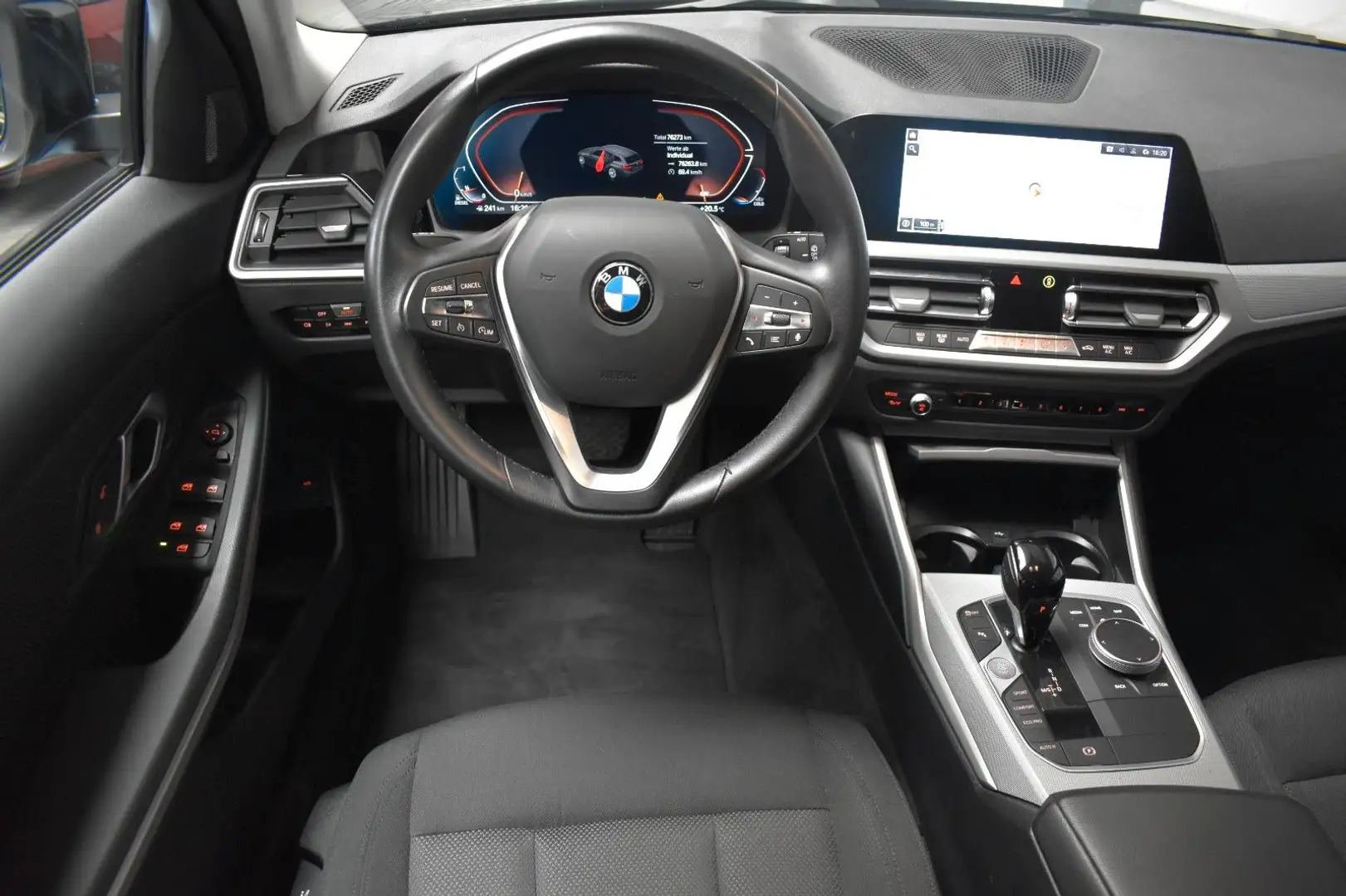 BMW 318 d Touring Advantage*DIGITAL KEY*LED*HIFI*NAV Schwarz - 2
