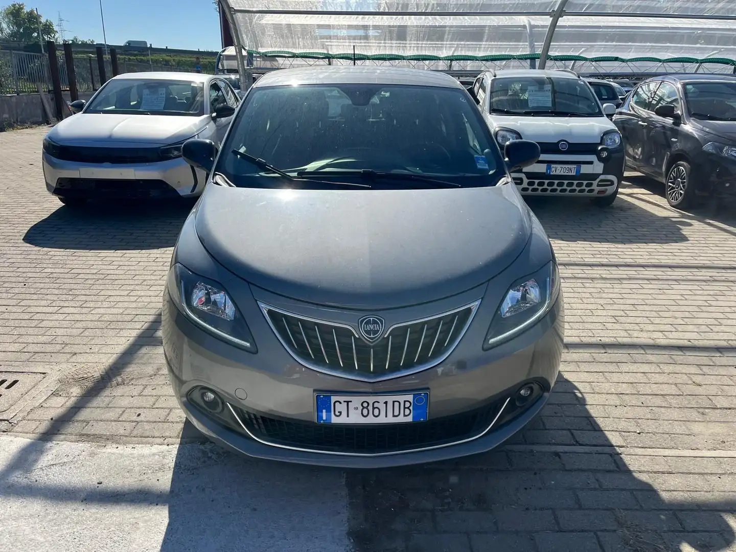 Lancia Ypsilon Ypsilon 1.0 FireFly 5 porte S&S Hybrid Platino Grigio - 2