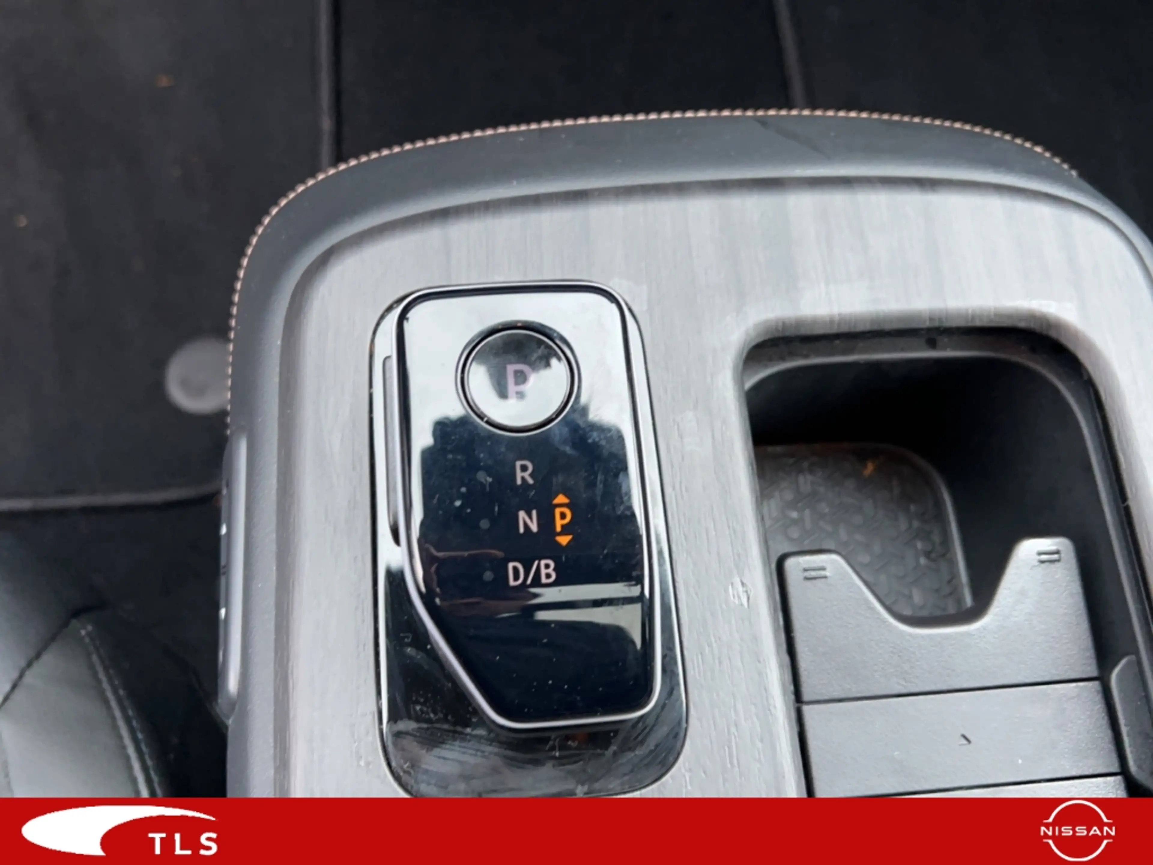 Nissan Ariya 87KWH - EVOLVE-PACK - 20'' ALU HUD Panorama Navi L — photo 14