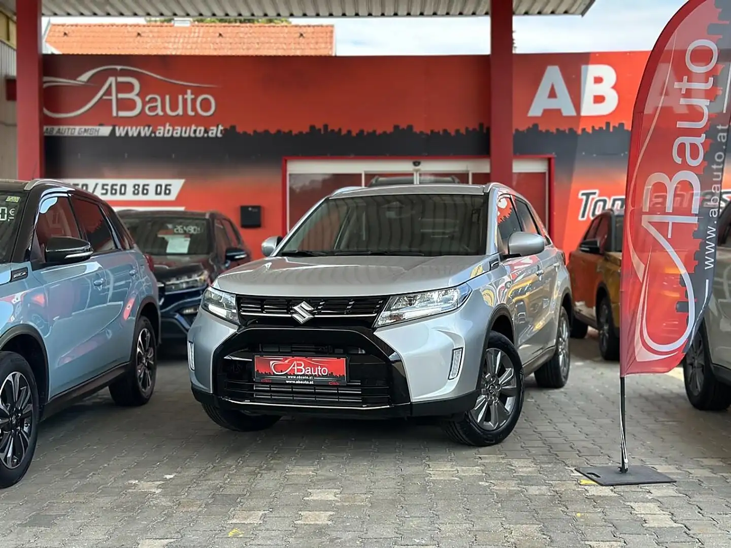 Suzuki Vitara 1,4 Hybrid ALLGRIP shine Aut. TAGESZULASSUNG Silber - 2