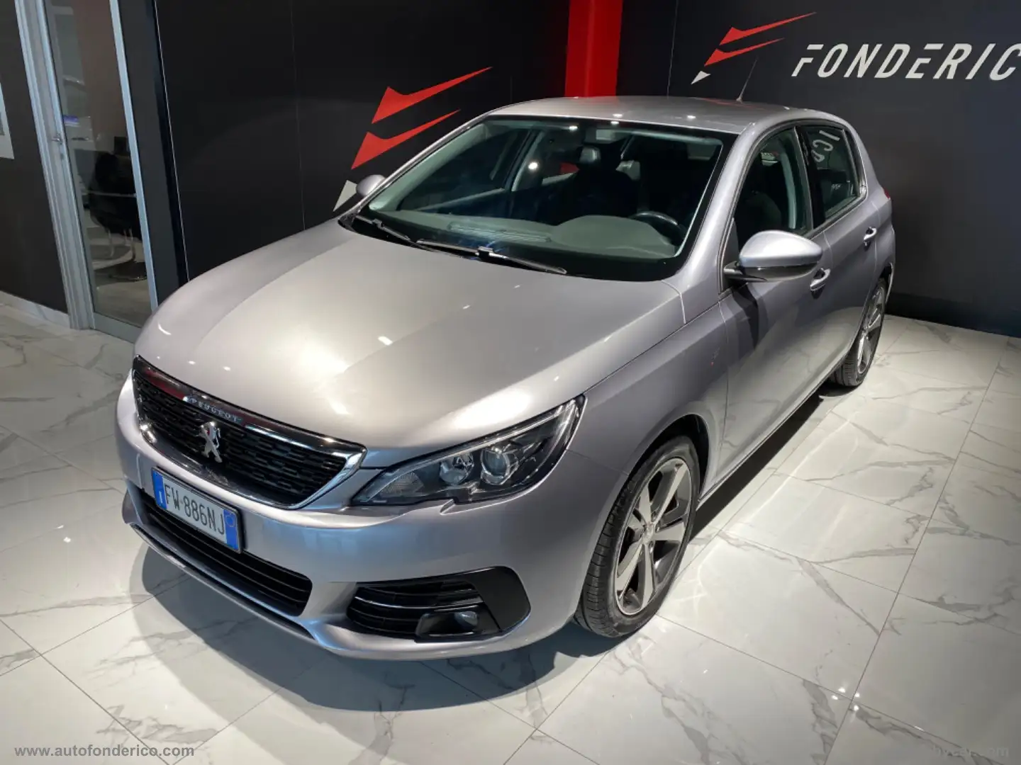Peugeot 308 BlueHDi 130 S&S Active Plateado - 2