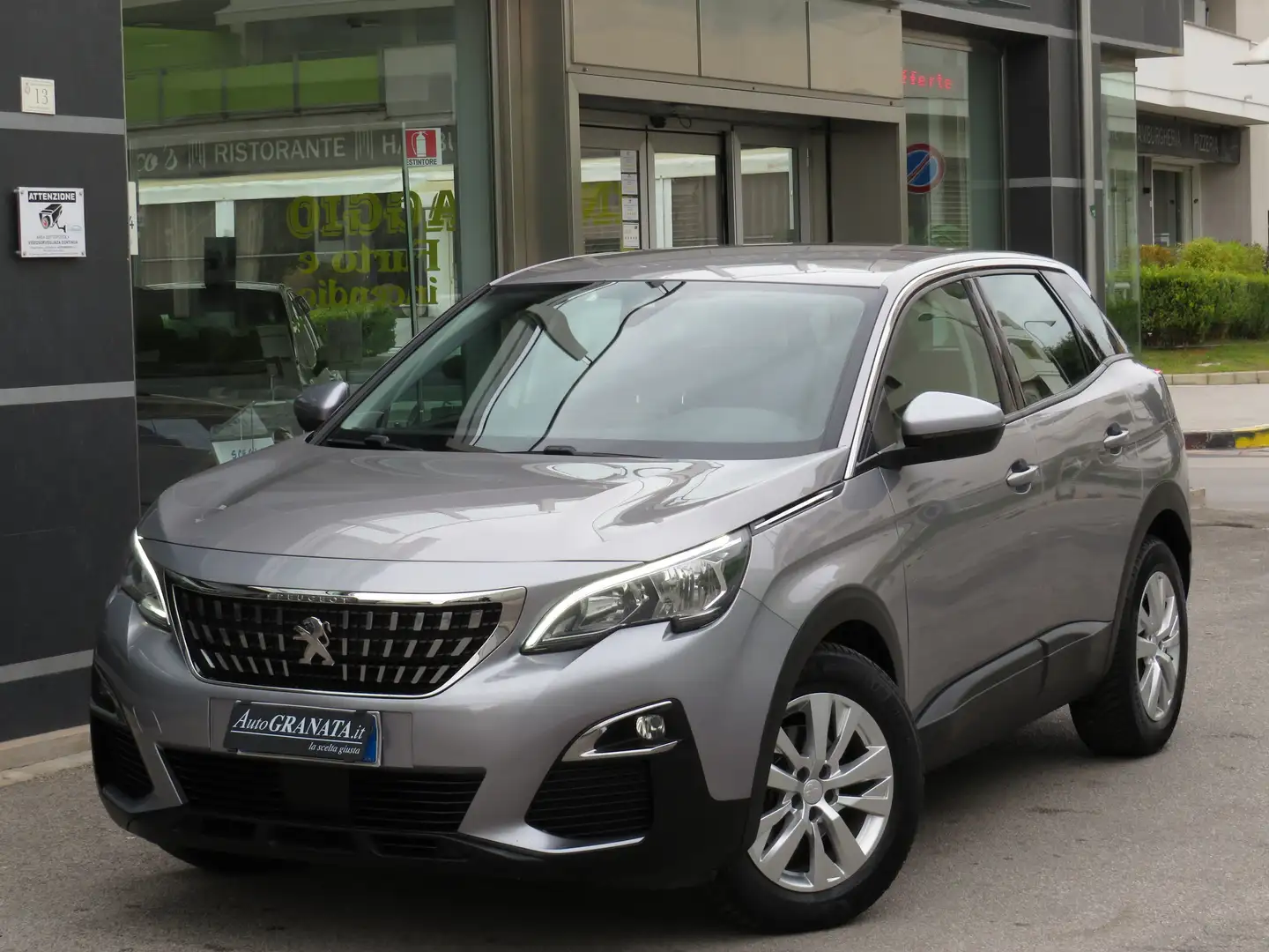 Peugeot 3008 1.6 BlueHDI 120cv Business Navi+Cockpit Grigio - 1