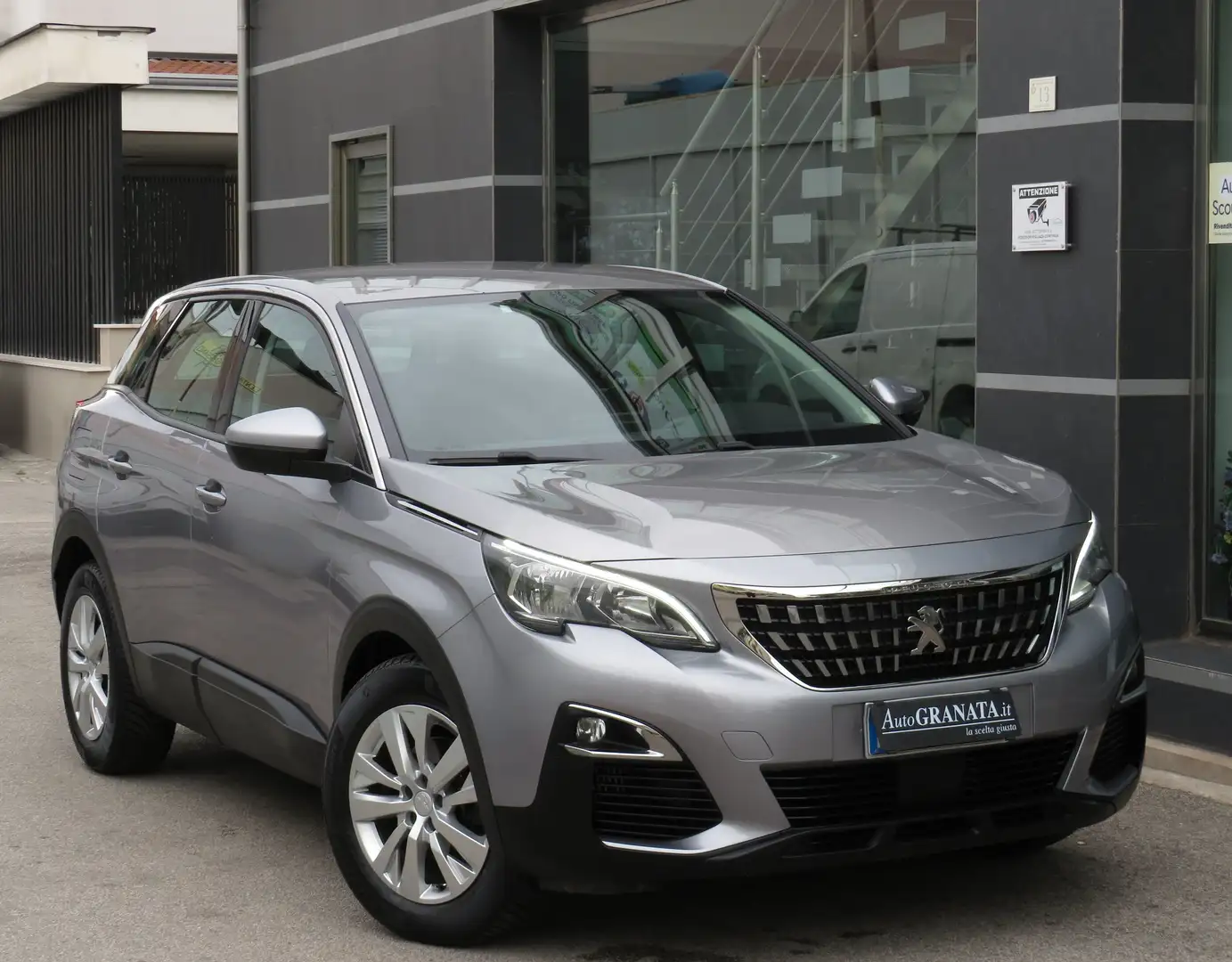 Peugeot 3008 1.6 BlueHDI 120cv Business Navi+Cockpit Grigio - 2