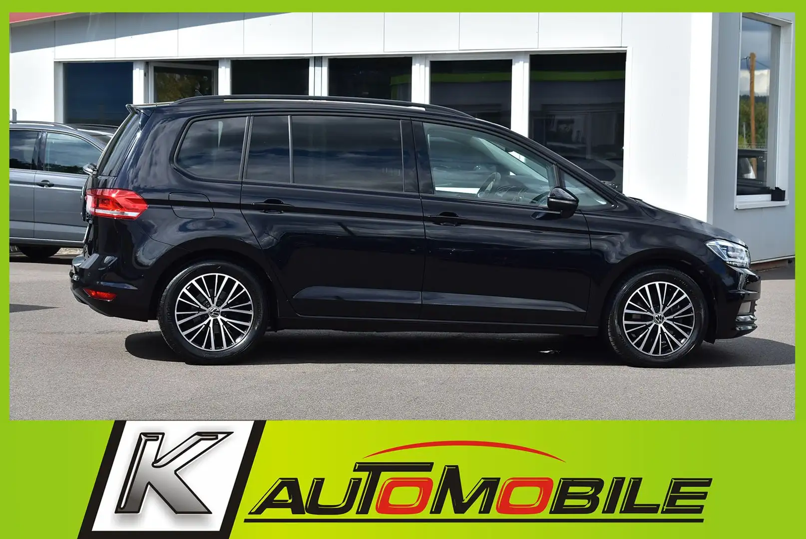 Volkswagen Touran 1,5 TSI IQ.LIGHT+SHZ+Kamera+7-Sitzer+ACC Schwarz - 2