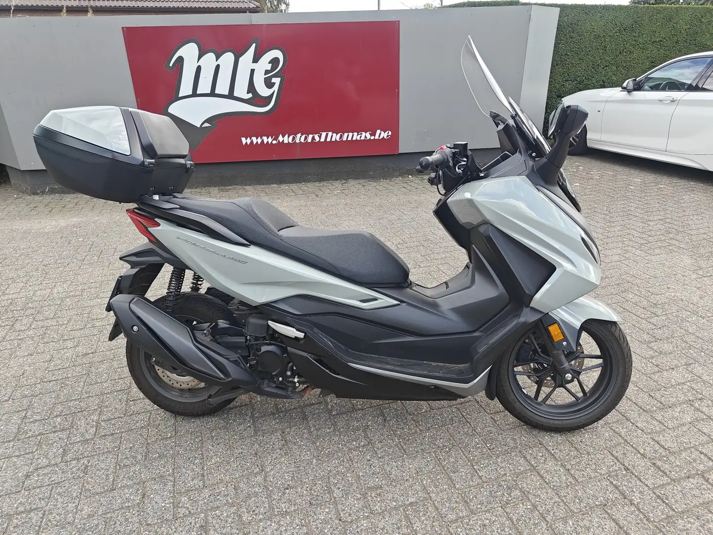 Honda Forza 350 Grijs - 2