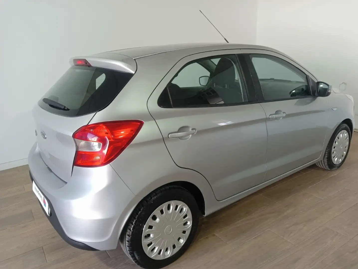 Ford Ka/Ka+ Ka+ 1.19 Ti-VCT Essential Stříbrná - 2