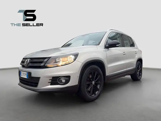 Volkswagen Tiguan 2.0 TDI 140 CV Sport & Style *TETTO APRIBILE*
