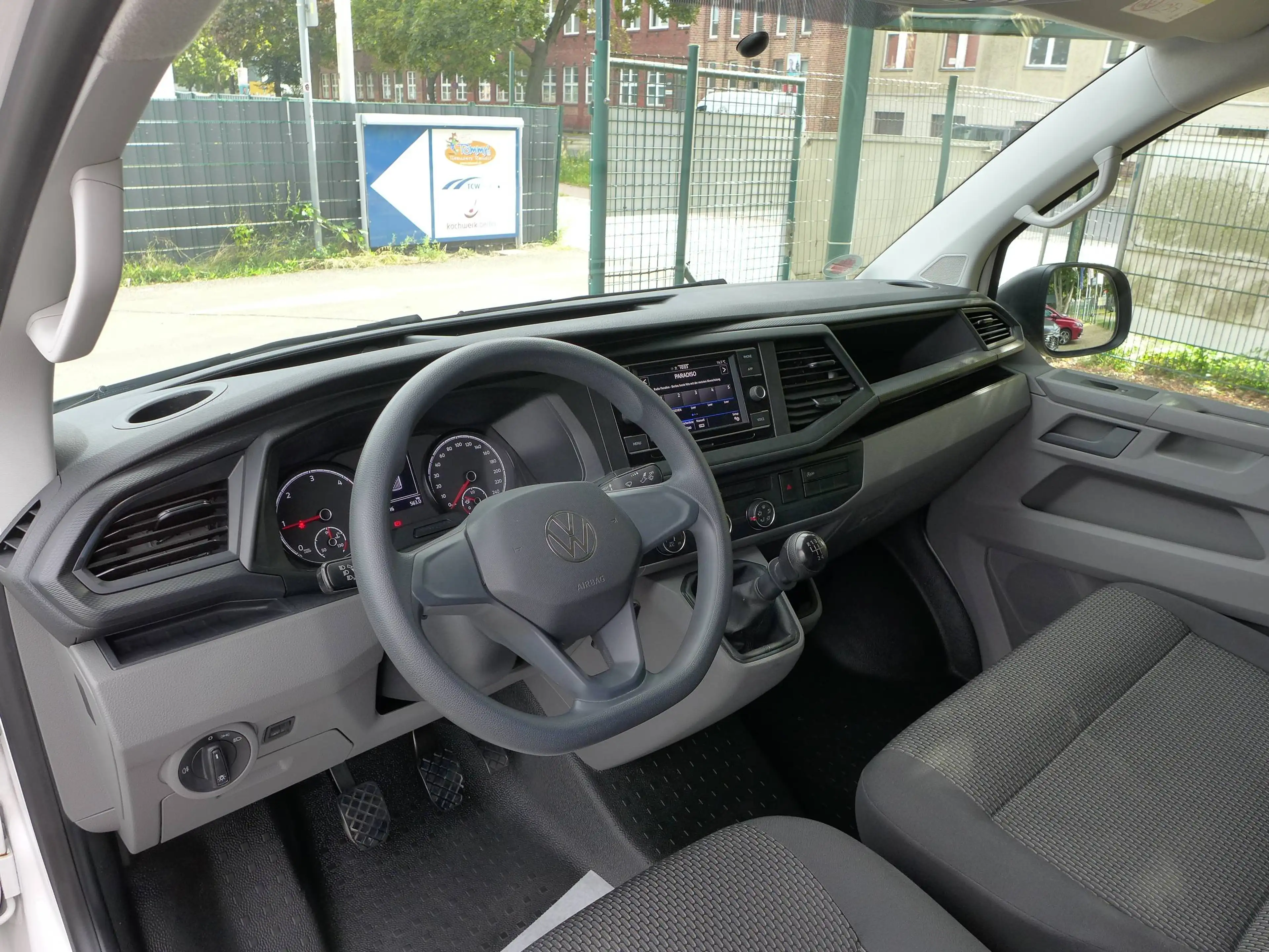 Volkswagen T6.1 Transporter Transporter T6.1 2.0 TDI BMT Klima / APP / PDC — photo 6