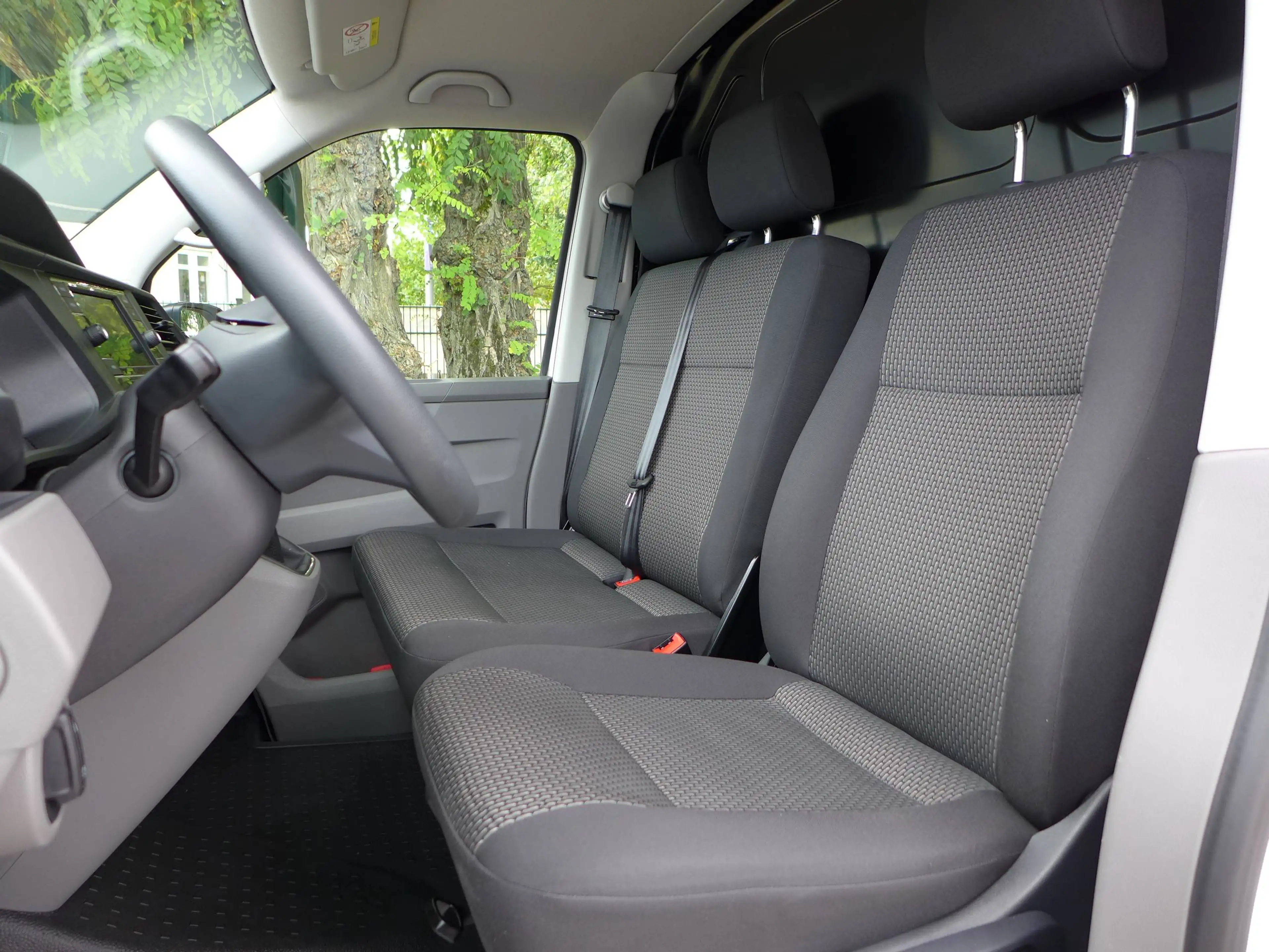 Volkswagen T6.1 Transporter Transporter T6.1 2.0 TDI BMT Klima / APP / PDC — photo 4