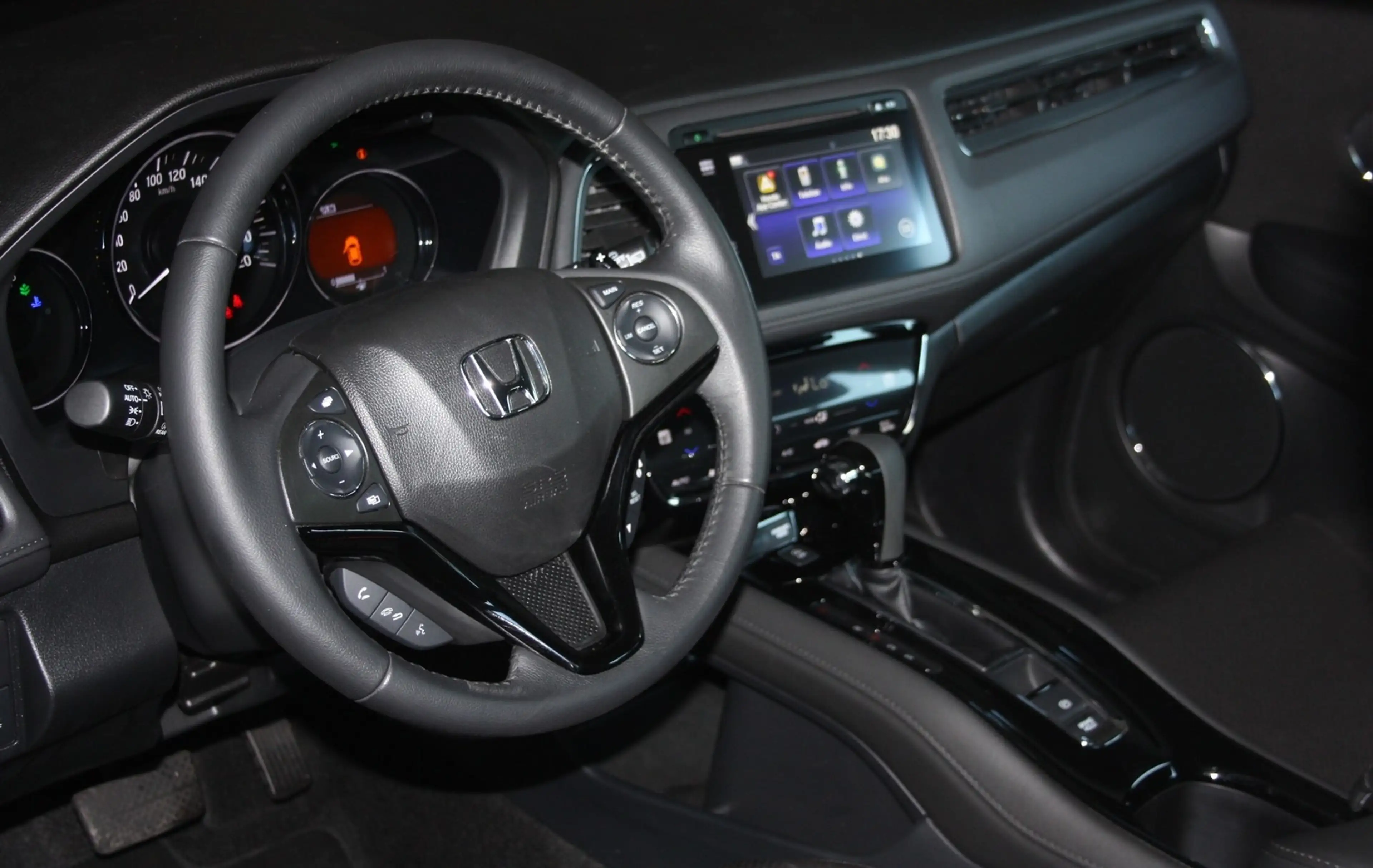 Honda HR-V 1.5 ELEGANCE Autom. MultiMedia/PDC/Temp — photo 15