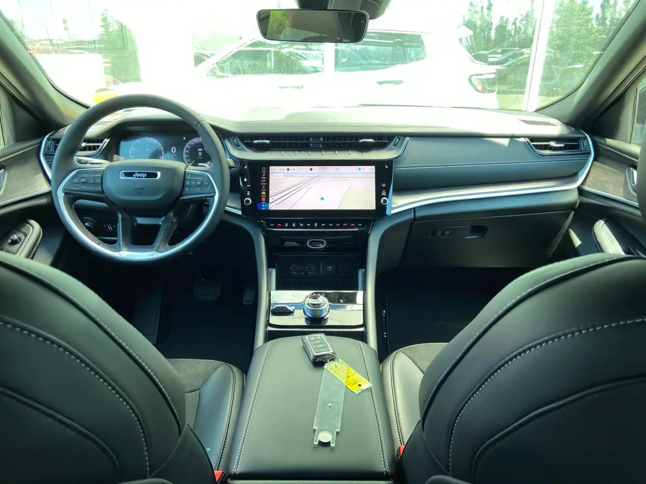 Jeep Grand Cherokee снимка Jeep Grand Cherokee