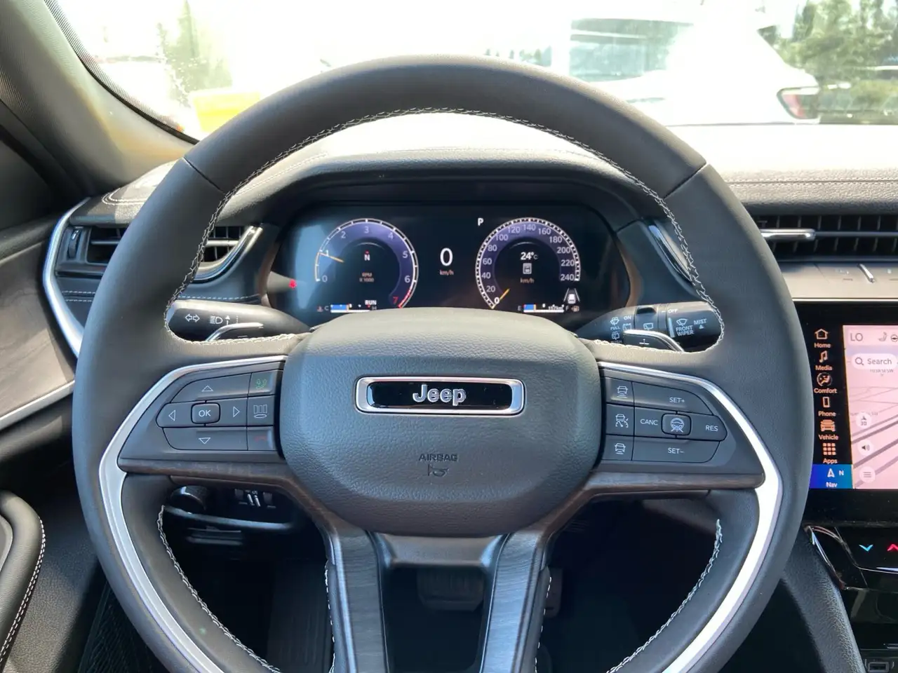 Jeep Grand Cherokee снимка Jeep Grand Cherokee