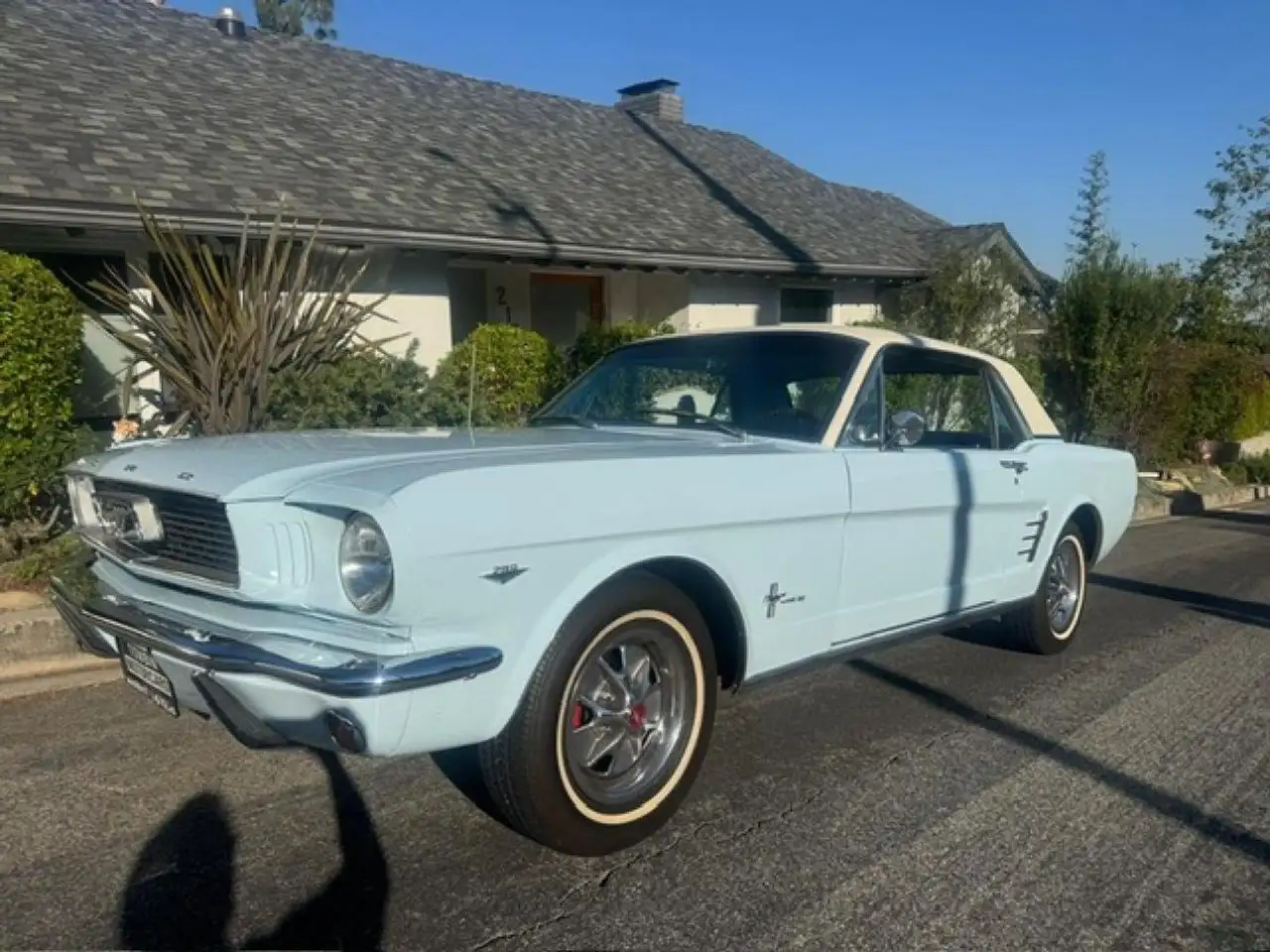 Ford Mustang COUPE TOIT VINYLE BLANC 289ci V8, foto 1