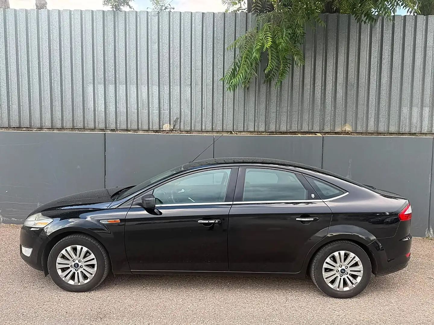 Ford Mondeo Ghia 2,0 TDCi DPF | PICKERL BIS 12/2026 INKL.ÜB... Schwarz - 2