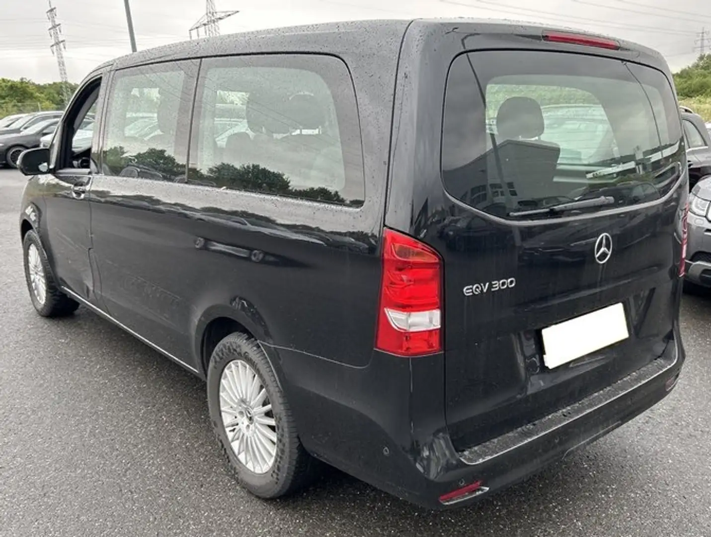 Mercedes-Benz EQV 300 EQV 300 lang! 1.Hd.! TÜV NEU! 7-Sitze! SOH=97%! Schwarz - 2