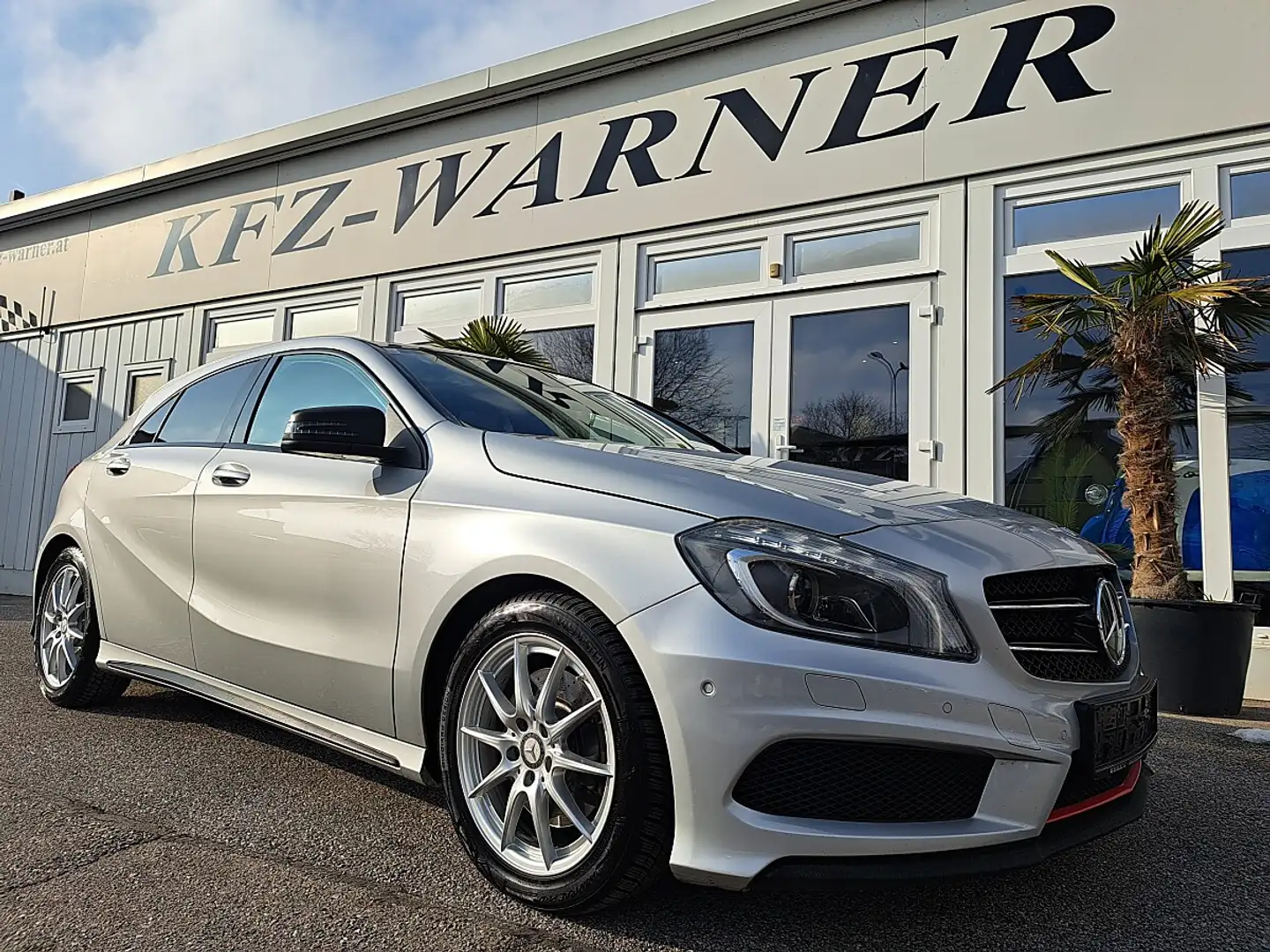 Mercedes-Benz A 250 BlueEfficiency Aut. Grau - 1