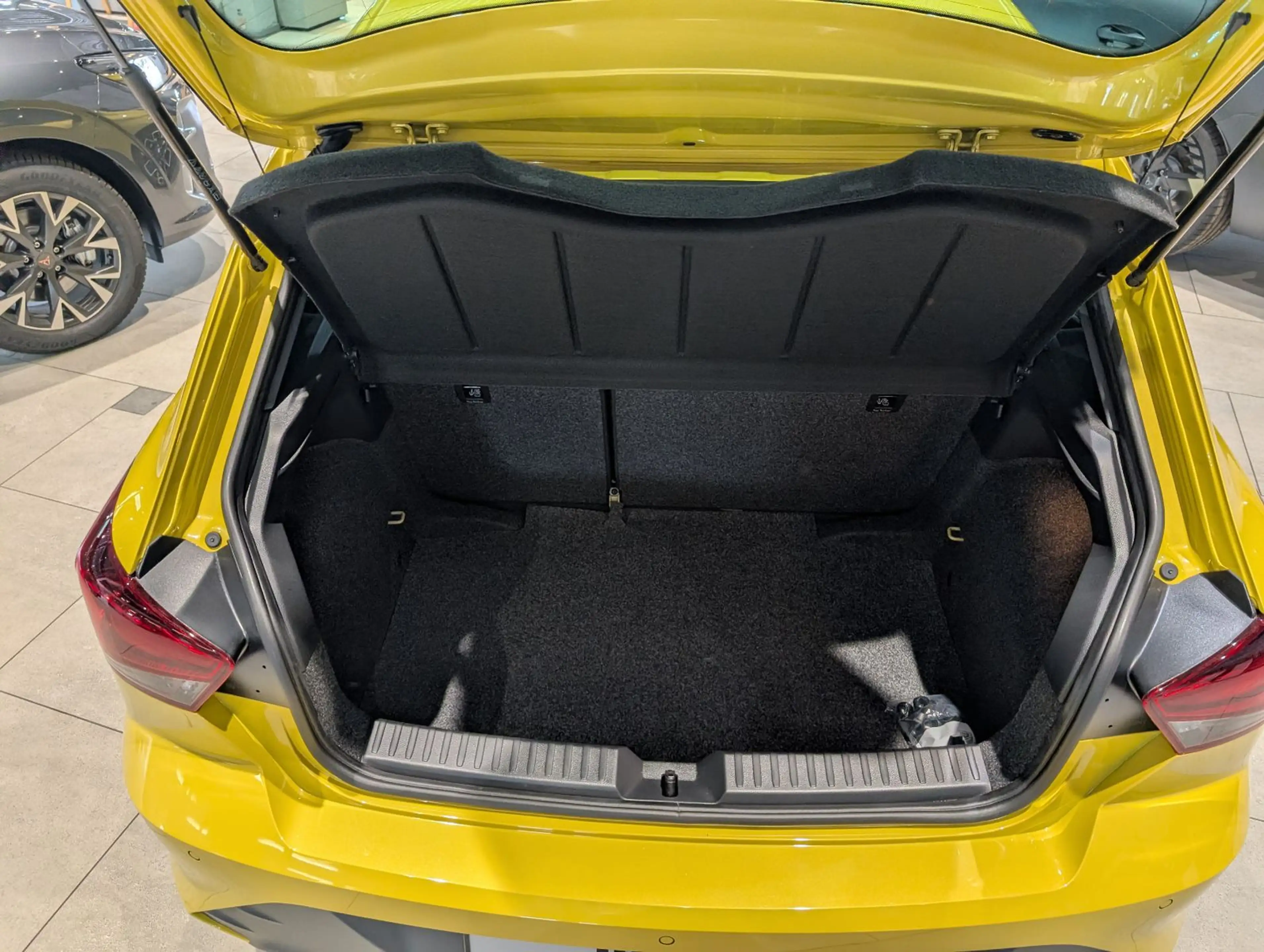 SEAT Ibiza 1.0 TSI FR DSG — photo 5