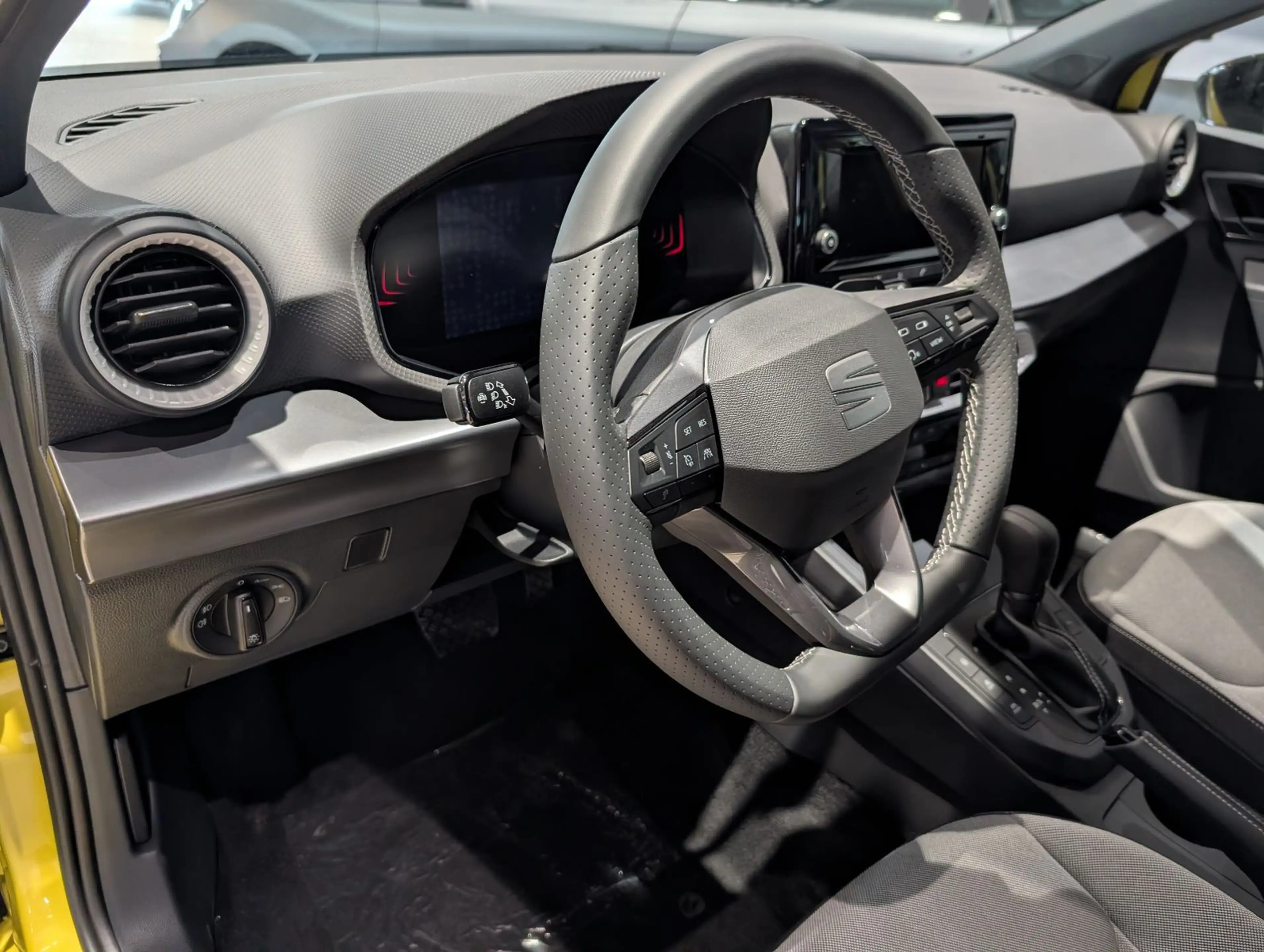 SEAT Ibiza 1.0 TSI FR DSG — photo 8