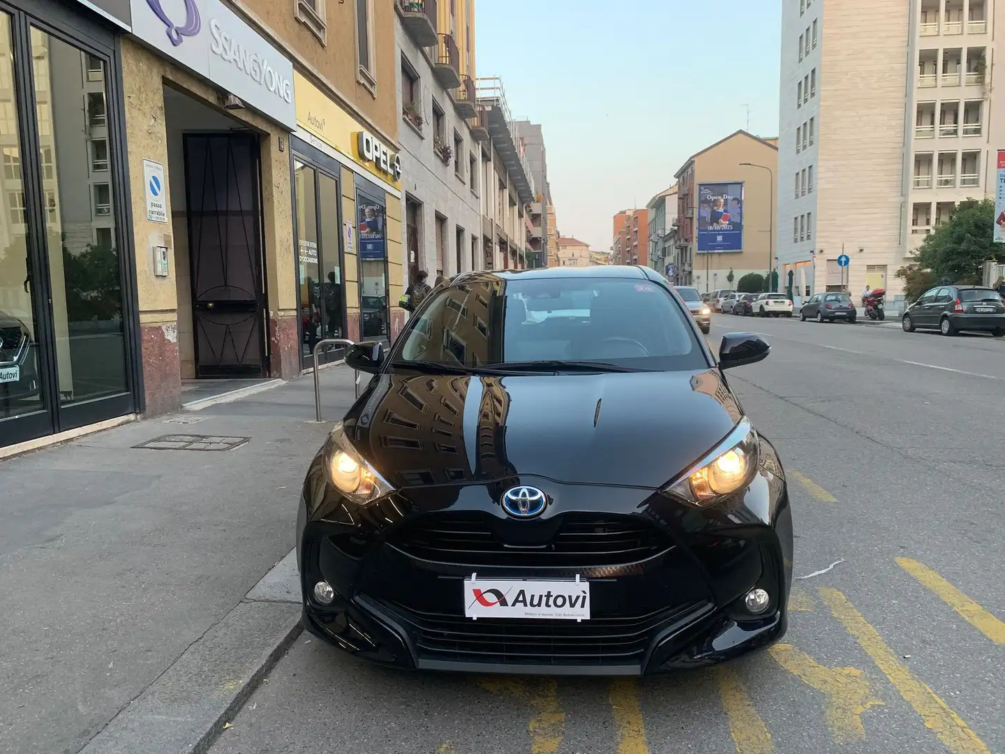 Toyota Yaris Yaris 1.5 Hybrid 5 porte Active (PROMO) Negro - 2