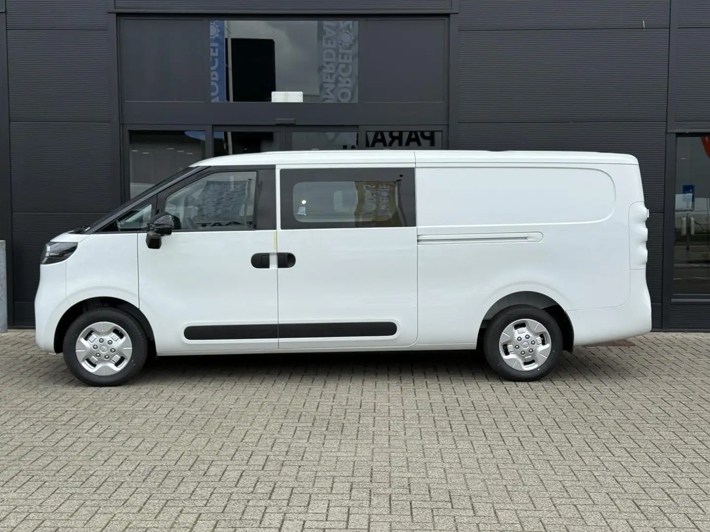 Maxus eDeliver 5 | L2H1 64 kWh |Dubbel cabine |uit voorraad leverba Wit - 2