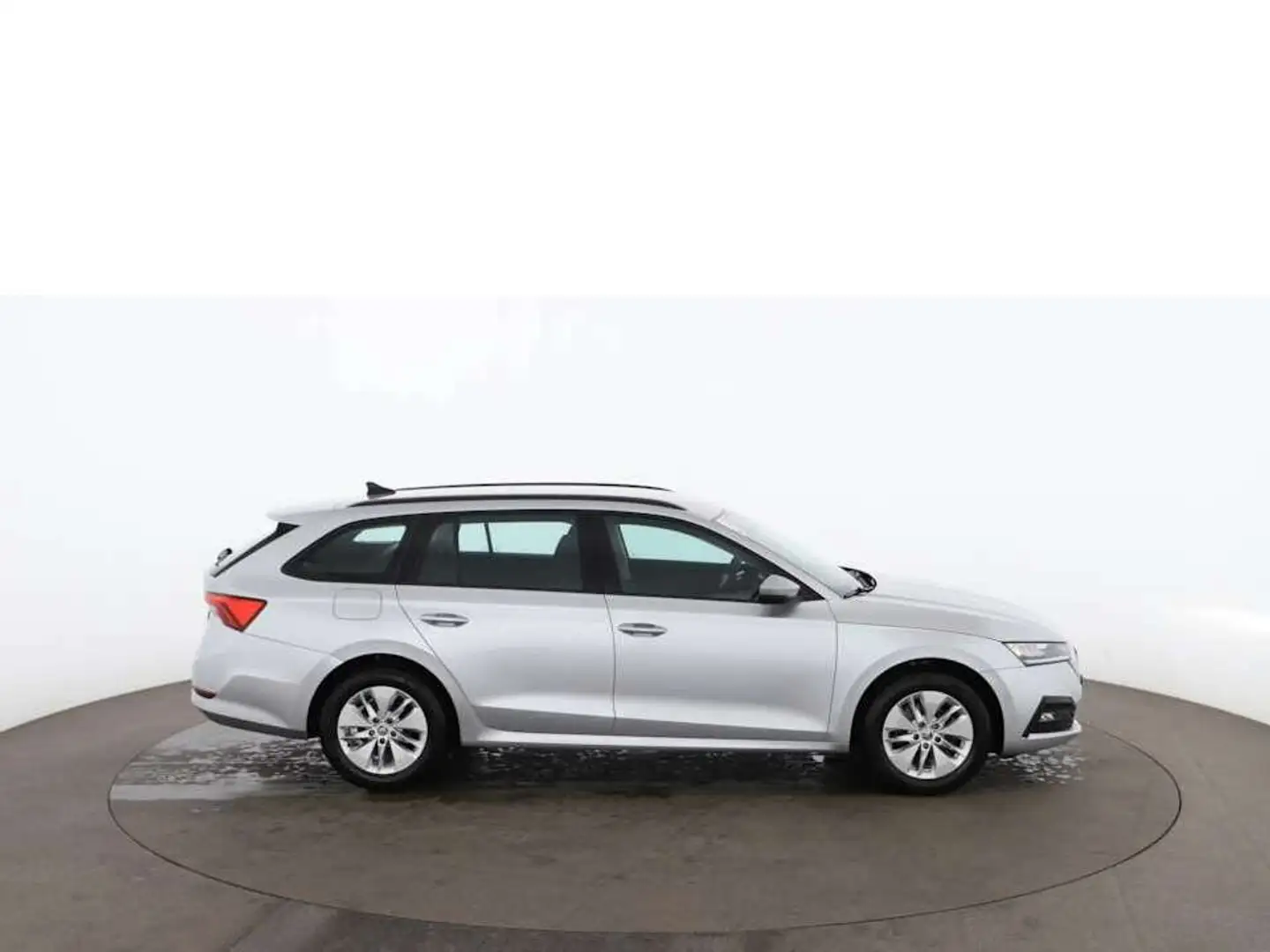 Skoda Octavia Combi 2.0 TDI Ambition Aut LED ASSIST Silber - 2