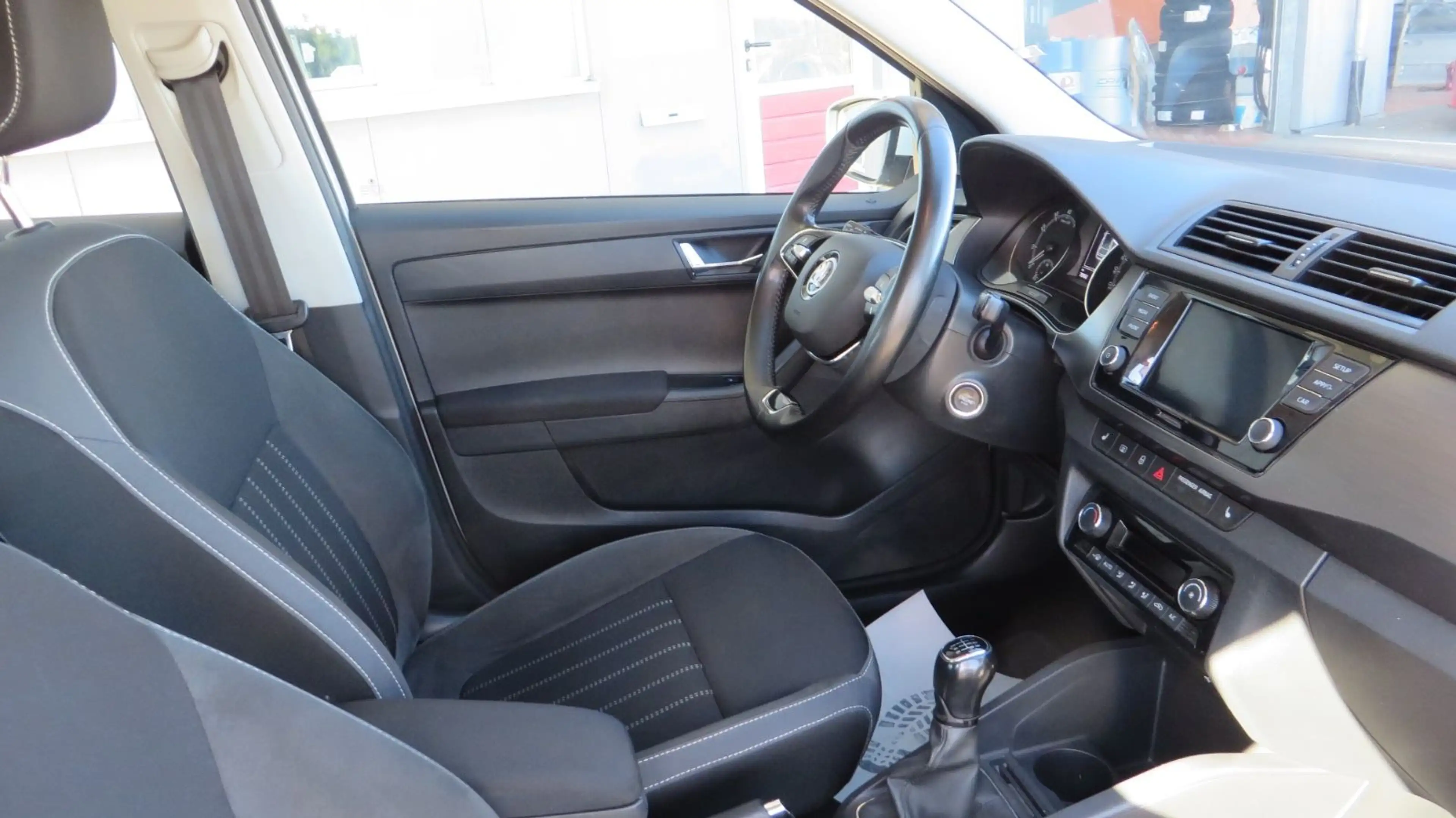 Skoda Fabia Combi Style AHK Rückfahrkamera — photo 18
